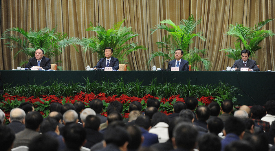 中央领导最新人事变动,政治与日常的交织,爱与陪伴的温馨故事标题为政治变迁中的温情时刻