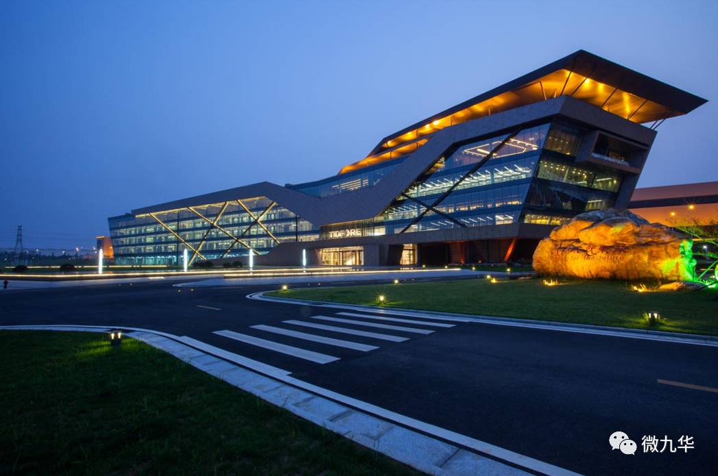 新澳门濠江论坛,现代化解析定义_DFK29.354寻找版