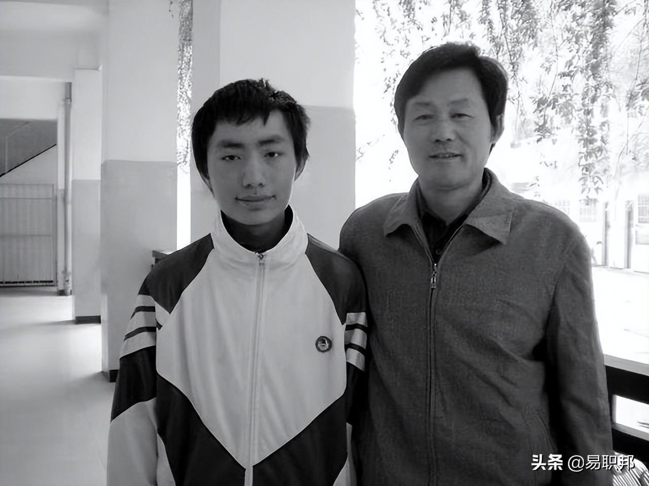 科技之光引领乡村教育新篇章，乡村男教师最新章节报道