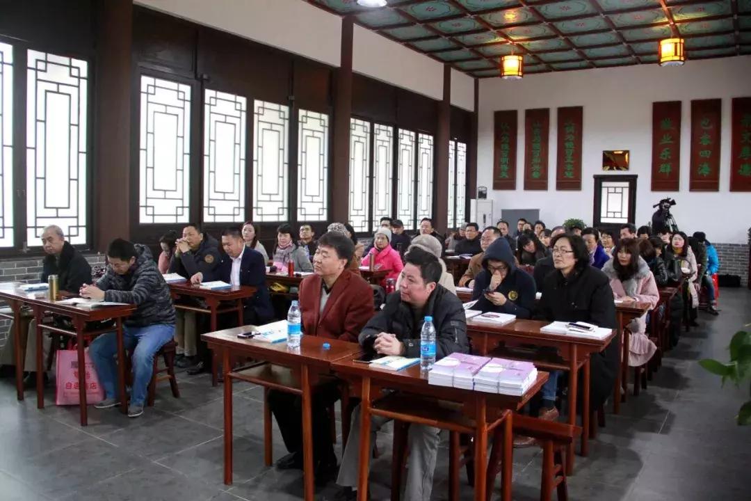 荣格科技集团最新通知，小巷中的隐藏宝藏开启独特探索之旅