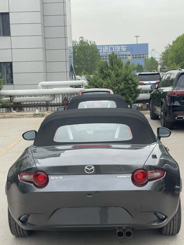 马六2024最新款,潮流引领的中型轿车详解