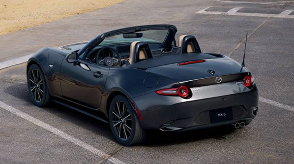 马六2024最新款,潮流引领的中型轿车详解