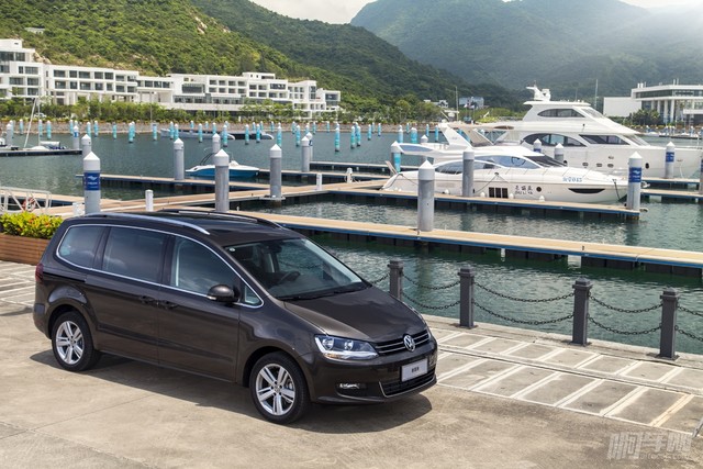 最新夏朗试驾视频,科技引领驾驶未来,重塑出行潮流体验