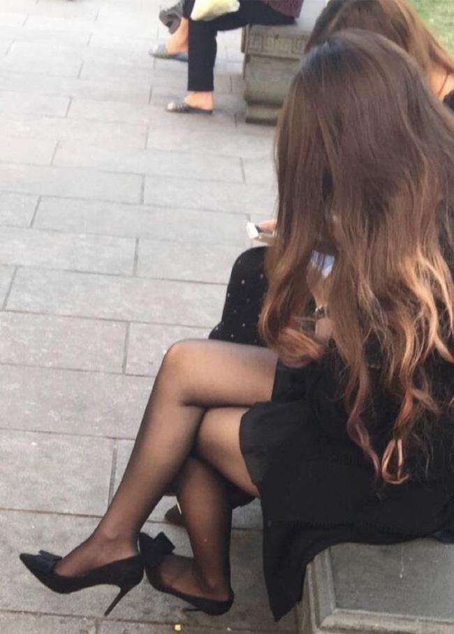 最新街拍挑鞋视频,踏上自然之旅,探索内心宁静的时尚鞋履