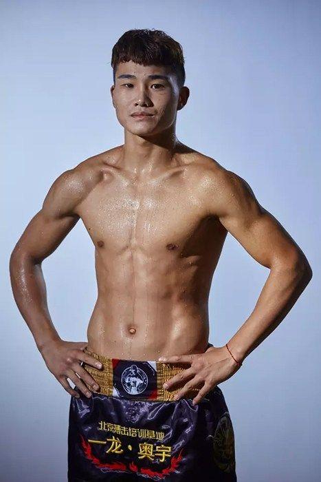 武林风魏锐热血比赛掀起狂潮！