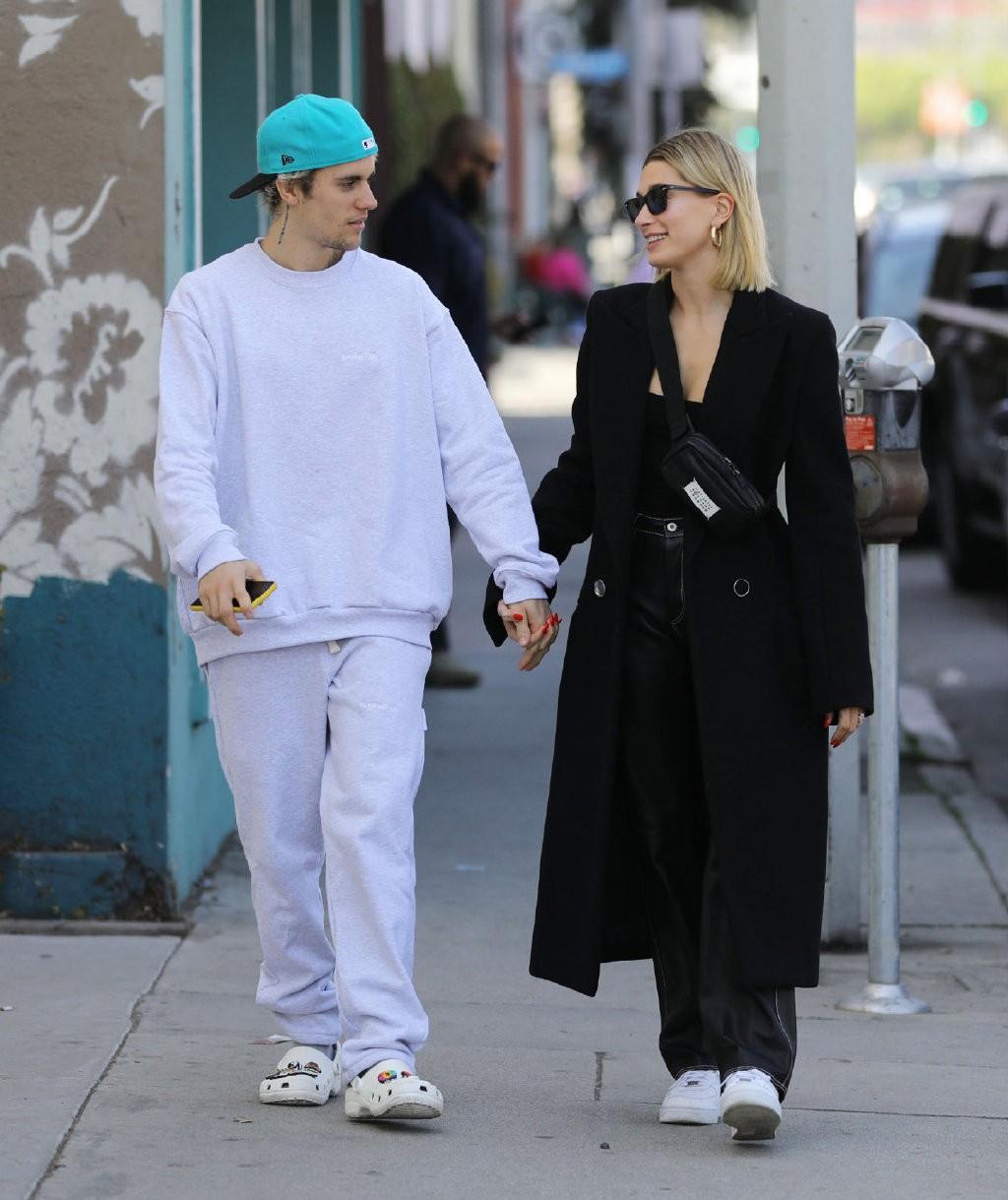 贾斯丁比伯最新照片，青春魅力不减，魅力依旧闪耀青春风采