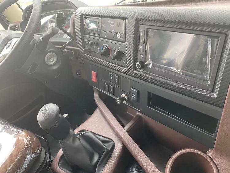 最新款进口日野700内饰深度解析与独家体验