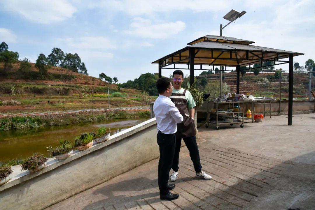 自贡五宝镇最新消息,自贡五宝镇最新消息,发展的双刃剑效应