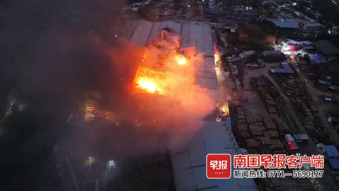 广西南宁火灾最新事件详述，火灾进展及影响概述