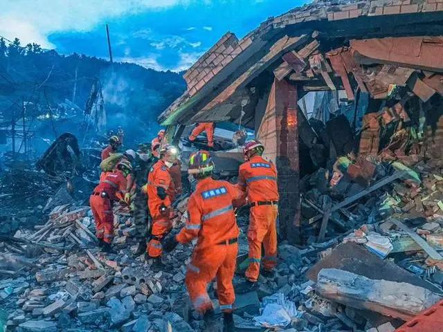 浙江温岭爆炸最新情况,科技巨擘与智能新品重塑灾难应对与城市安全