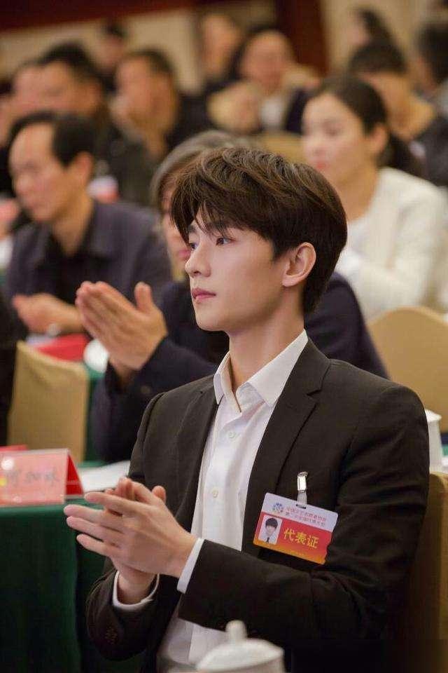 科技新星,全新智能明星包装系统重塑璀璨星途风采