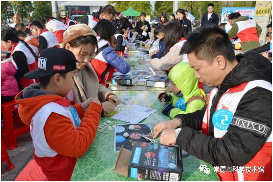 科普比赛的温馨日常风采展示