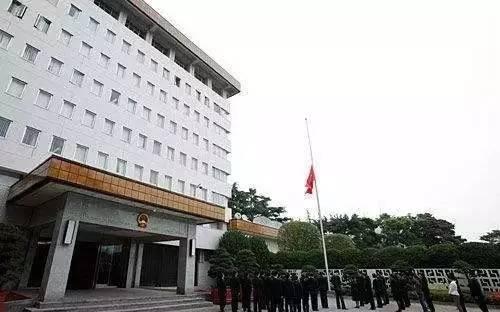 日本老师失联动态背后的科技新品重塑未来教育体验之路