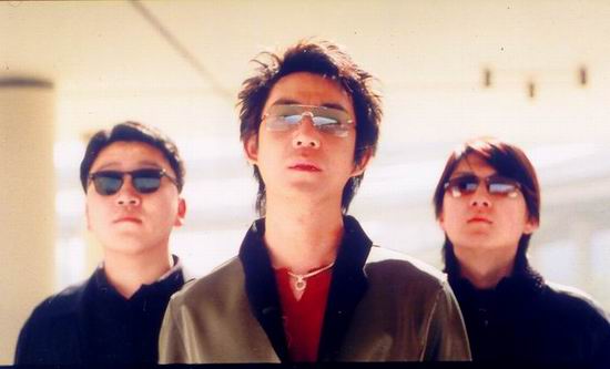 电视剧终极目标,家的温馨与友情的交织纽带。