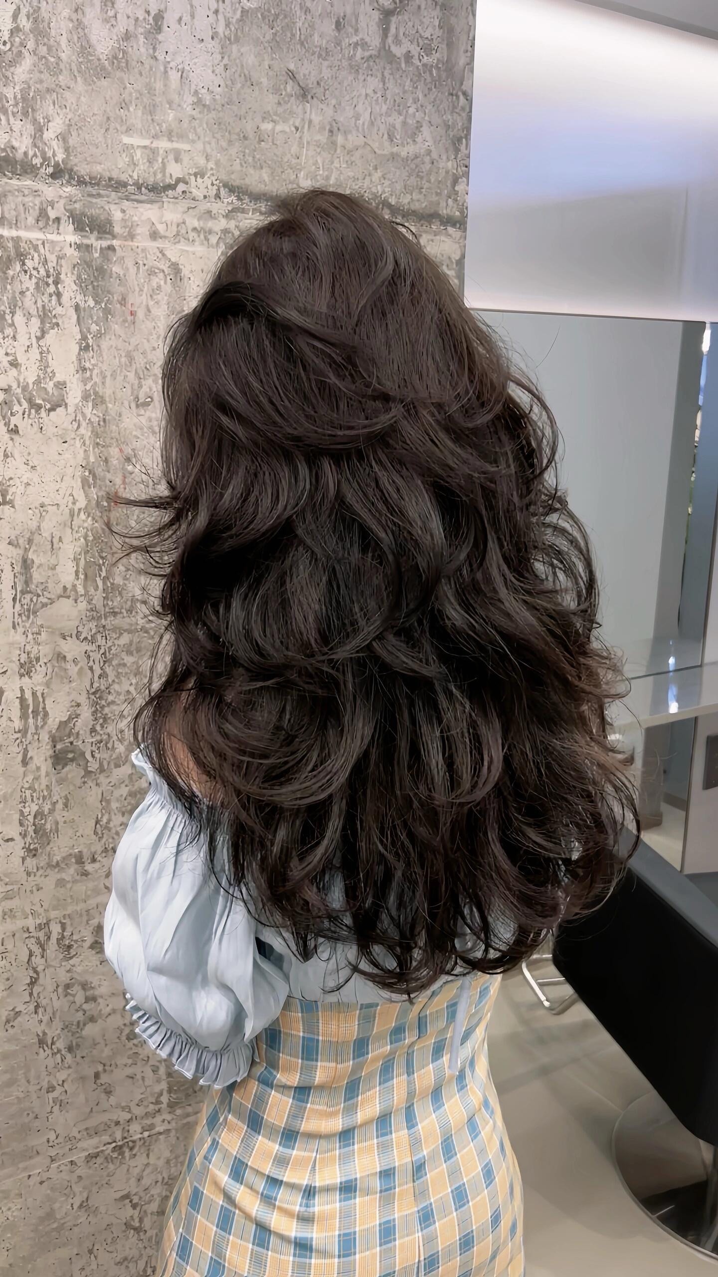 女烫发最新趋势,时尚变迁中的潮流引领力量