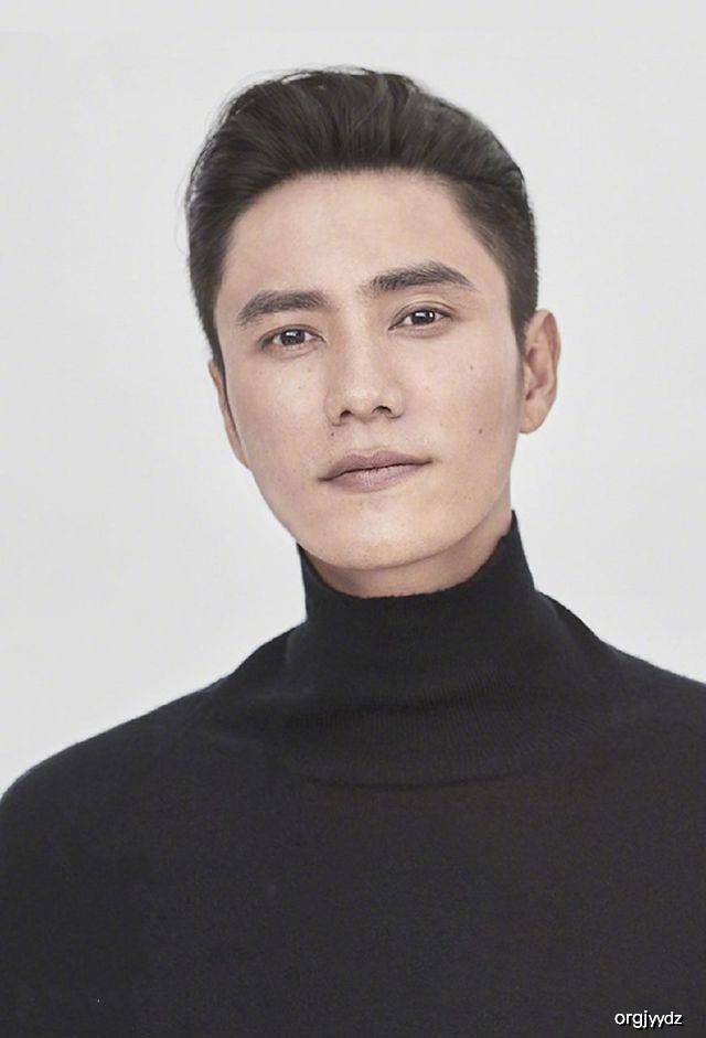 陈坤最新发型潮流指南,打造魅力发型的步骤与秘诀